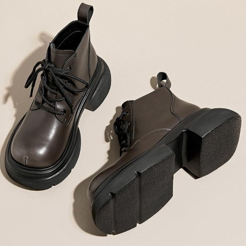 Зимняя обувь Ботинки женские на плоской подошве с круглым носком Новые модные женские резиновые туфли средней высоты на осень на щиколотке со шнуровкой