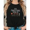 Женская футболка для испанского учителя "Esta Maestra Funciona Con Amor & Cafecito" - Мягкий повседневный топ с коротким рукавом и круглым вырезом с принтом на испанском языке