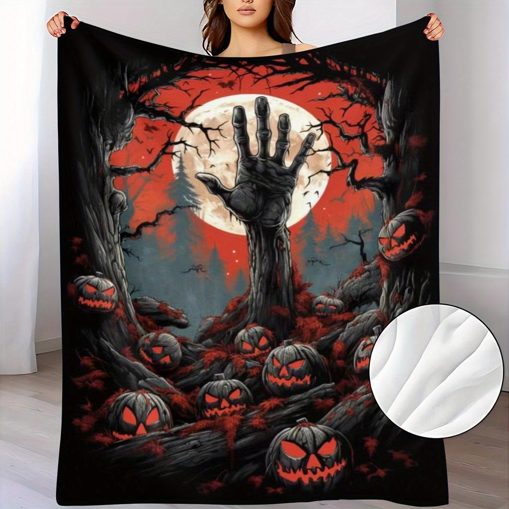 Halloween Themed Pattern Flannel Throw Blanket, Soft and Warm for Sofa, Home Leisure Use as Couch Cover or Air Conditioning Comf
