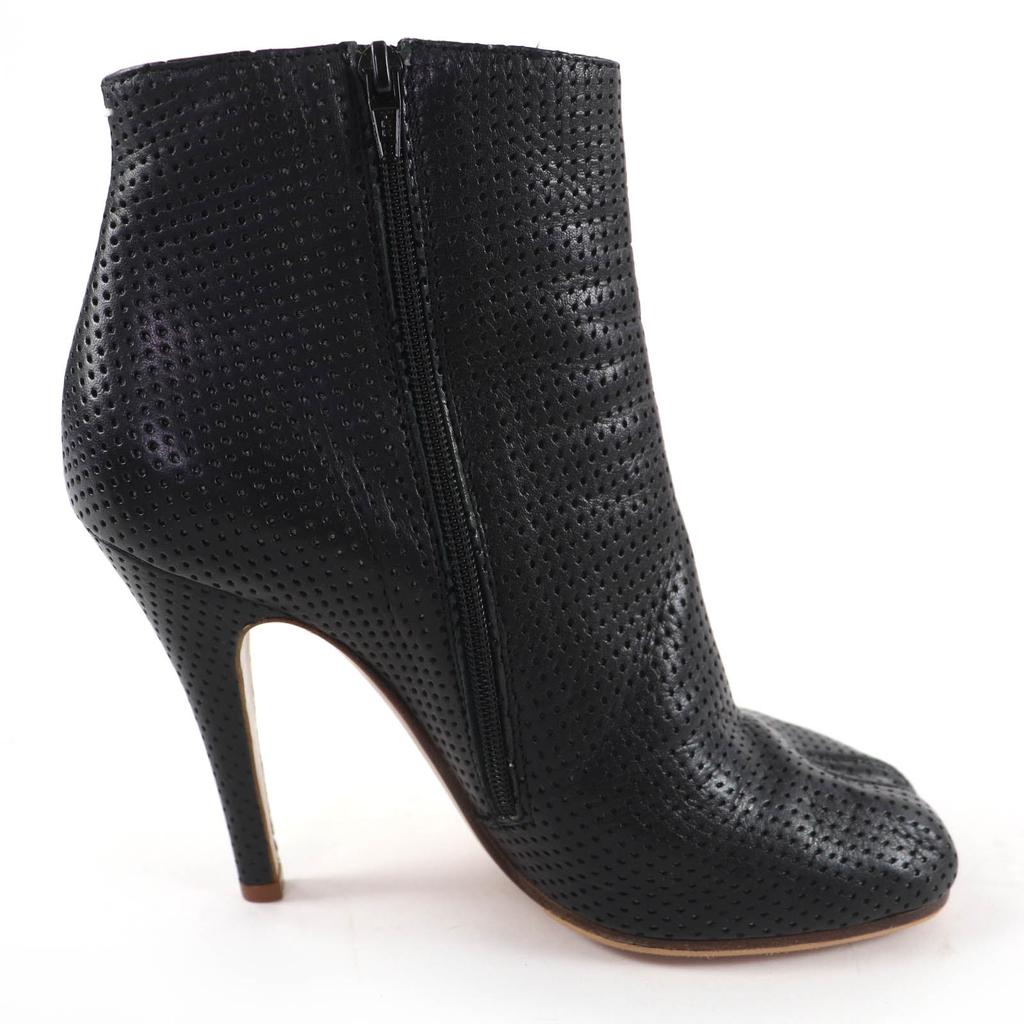 Excellent Maison Margiela 22 Ankle boots Tabi Perforated Leather Short Boots 37 Used