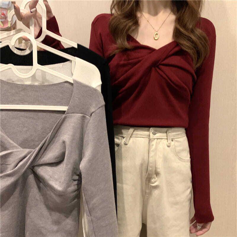 Sleek Red Slim-Fit Long-Sleeve Sweater for Women - Versatile Spring 2024 Fashion Top