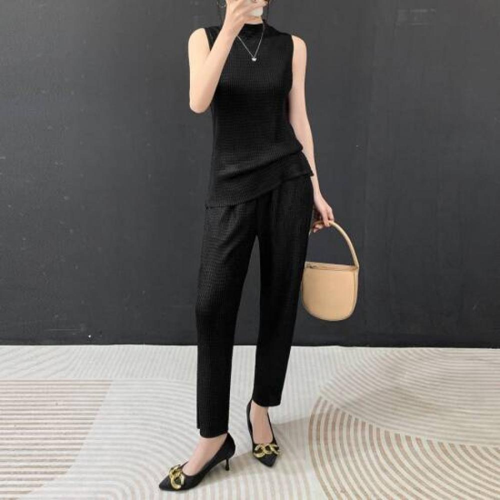 Plara Blouse Set Up To 88 High Neck Square Pleats + Pants