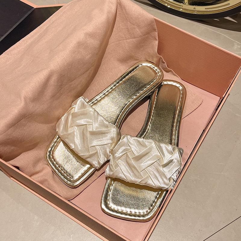 Summer with Skirts, Small Sandals, and Women's Shoes. New Silver Square-headed Open-toed Soft Flat-bottomed One-word Slippers.
