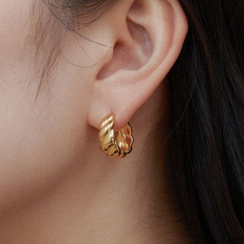 byweekend Croissant earring_gold