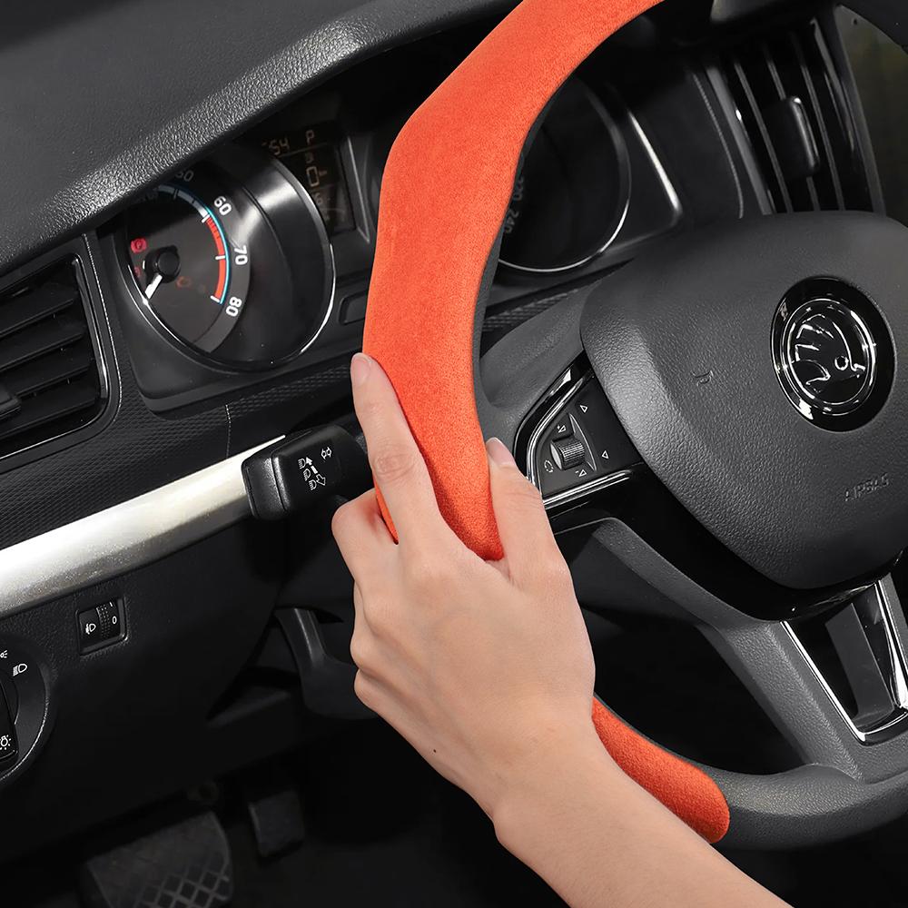 Подходит для Skoda Premium, Защелкивающаяся оплетка руля из замши, Нескользящая и прочная, Доступна для Octavia с круглым и D-образным рулем