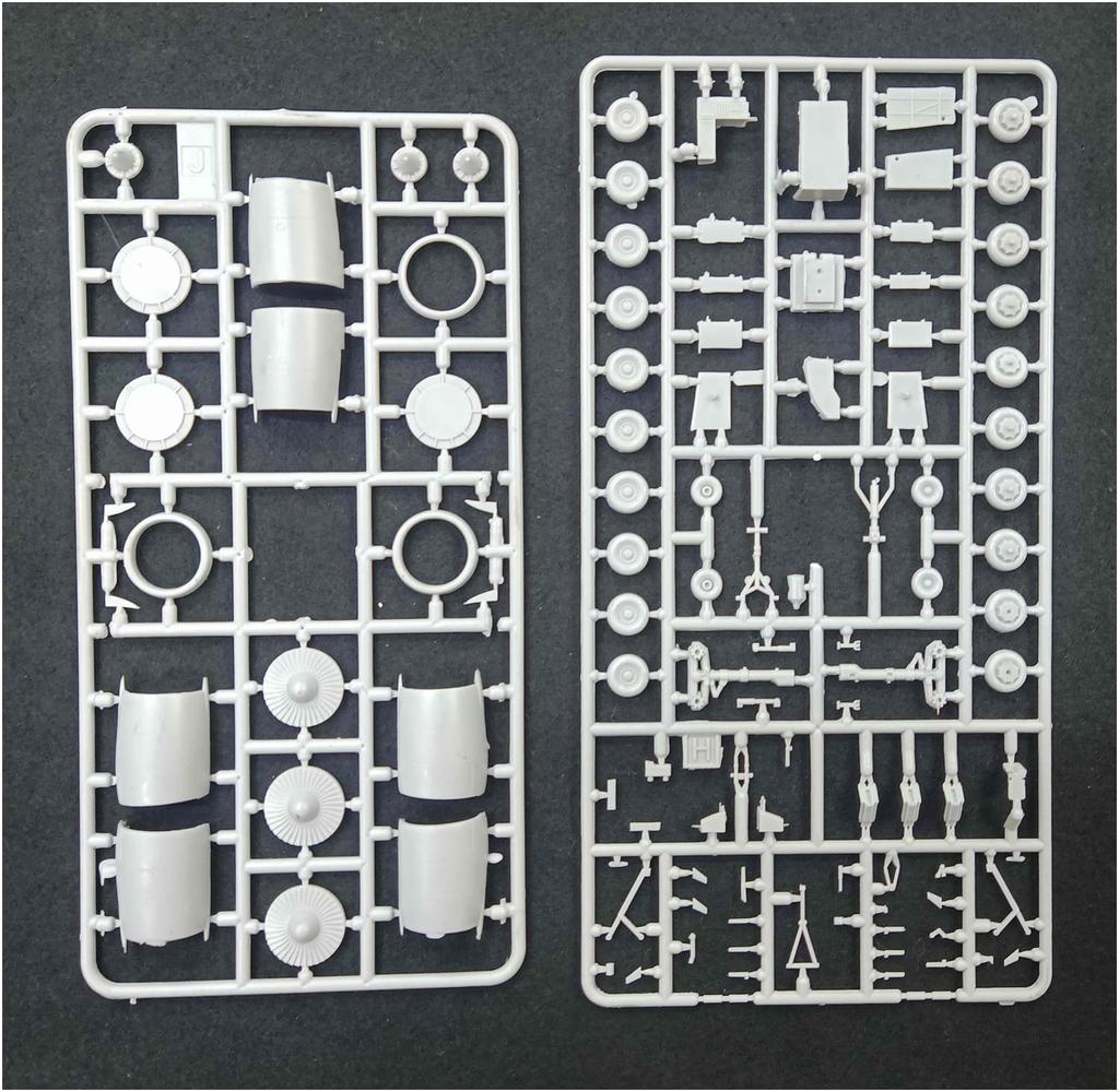 Micromill 1/144 McDonnell Douglas MD-11 P.W. Engine-Equipped Aircraft Plastic Model Kit MKR144-036