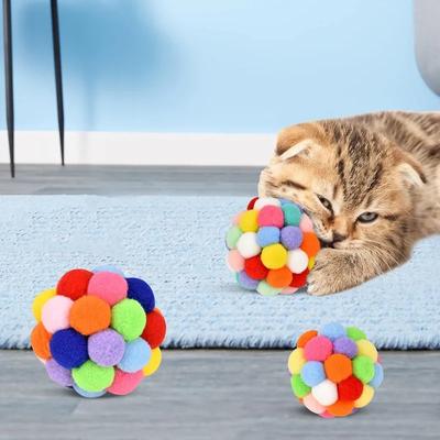 Игрушечные шарики для кошек, разноцветные мягкие пушистые шарики, эластичный шарик-колокольчик для домашних животных, плюшевый шарик для кошек, интерактивные игровые жевательные игрушки для домашних кошек