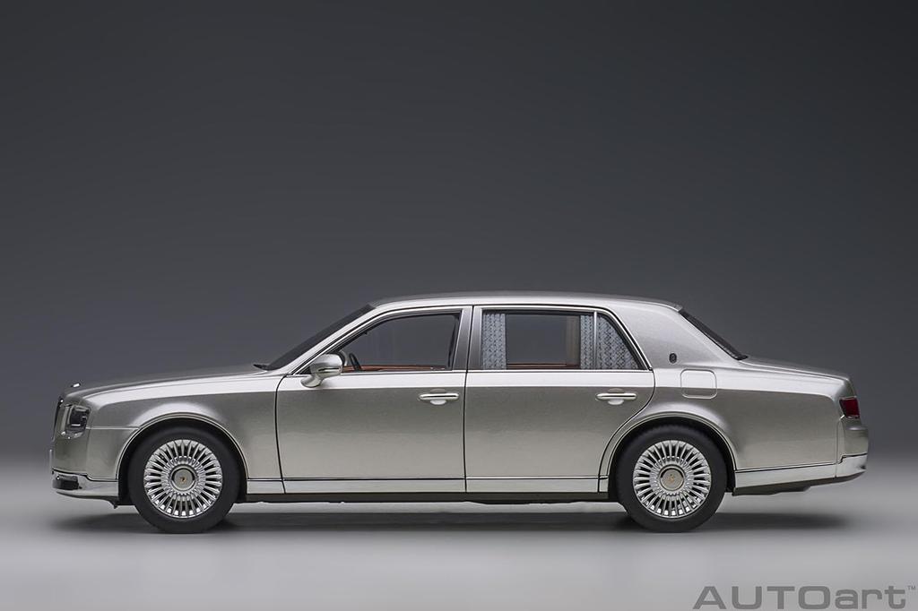 AUTOart Toyota Century Special Edition Seika Radiant Silver Metallic Готовый продукт 1/18