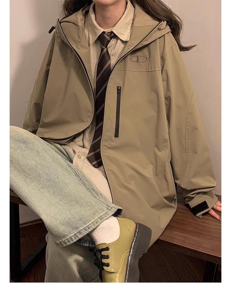 Женская весенняя куртка для альпинизма в американском винтажном стиле 2025 года - Модное повседневное пальто для активного отдыха