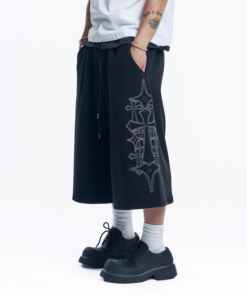 EASY NO EASY Studded Needlework Bermuda Sweatpants - Black