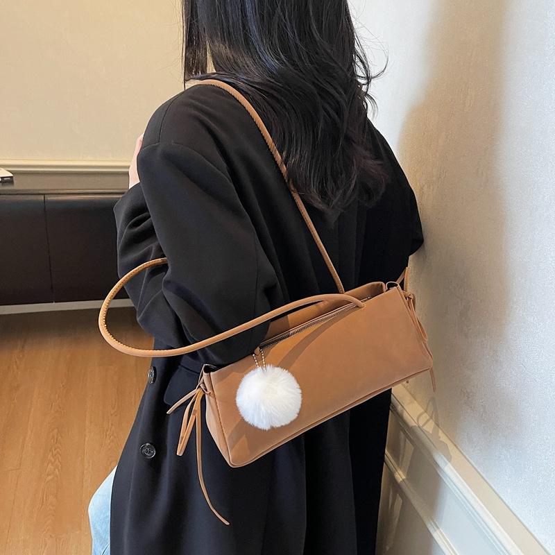 Сумка-багет женская 2025 новая сумка под мышку сумочка ретро замшевая матовая премиум плечевая женская сумка