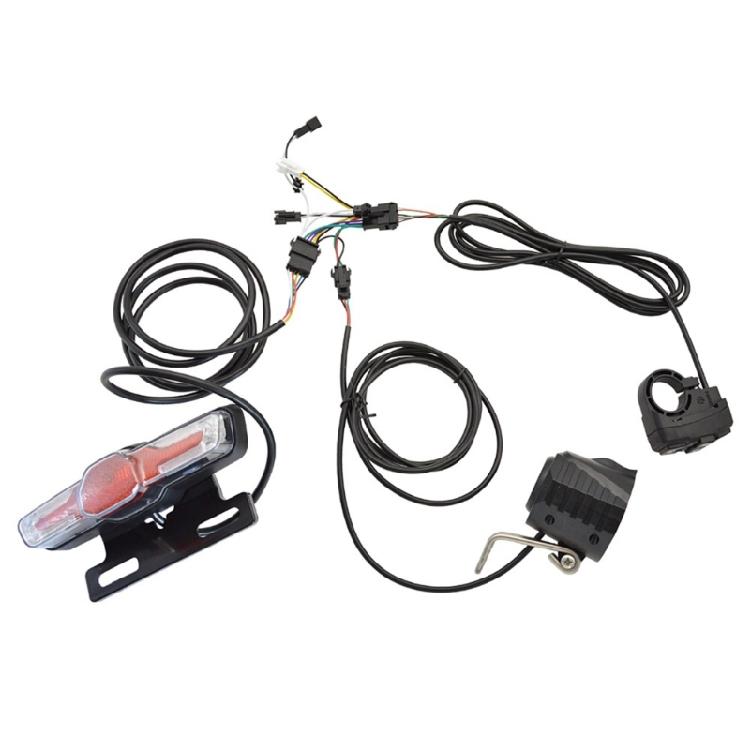 1 Комплект фонарей безопасности для велосипеда с сигналом, передней фарой и поворотниками. Быстрая установка Plug and Play