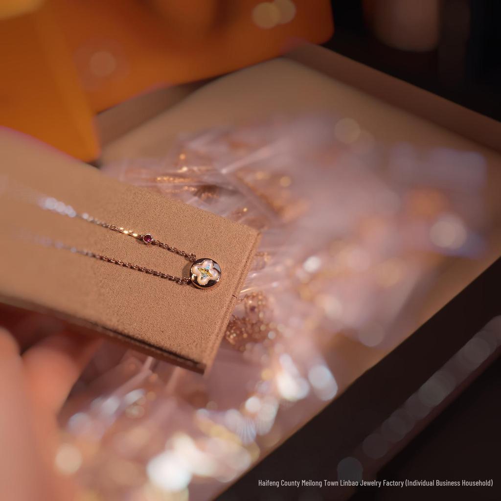 Элегантное колье с четырехлистным клевером и осликом из розового золота для женщин