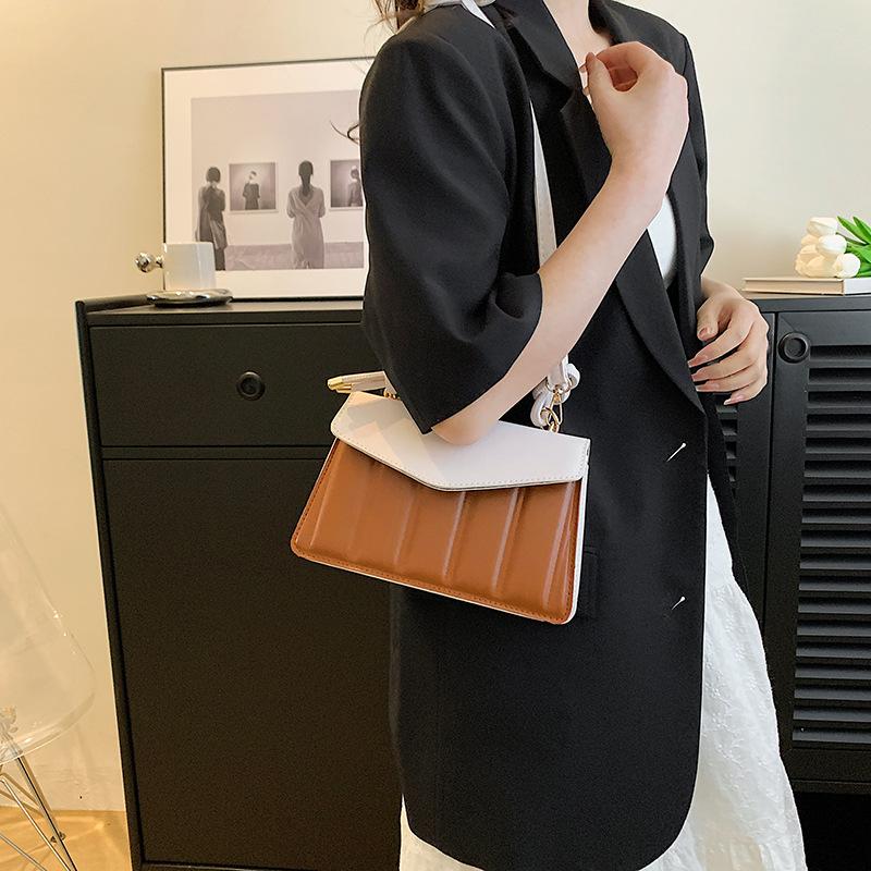 Модная портативная женская сумка с цветовым сочетанием 2024 новая повседневная сумка-мессенджер простая сумка на плечо маленькая квадратная сумка повседневная сумочка