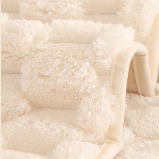 Зимняя сотовая бархатная диванная подушка Зимняя плюшевая нескользящая утолщенная подушка Теплый кожаный чехол для дивана