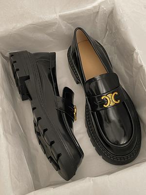 Лоферы женские весна и осень 2025 новые на толстой подошве с круглым носком французский ретро британский стиль маленькие кожаные туфли металлическая пряжка одинарные туфли