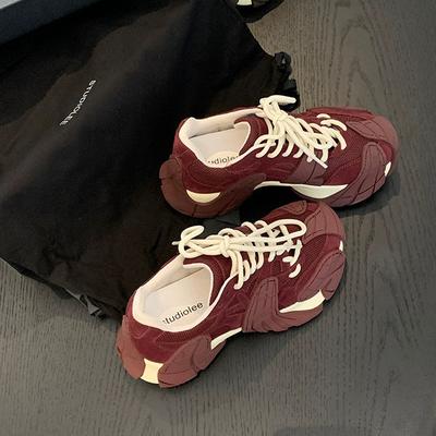 Коровья кожа~ Мама-виноград Того же стиля имеют увеличение высоты на 6 см, а взрывные огненные кроссовки-осьминоги имеют толстую подошву и универсальную спортивную обувь. 