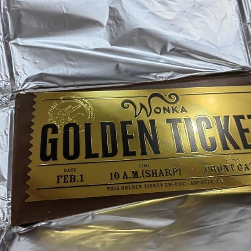 1 шт. Детские подарки Wonka Charlie Шоколадный золотой билет Аниме Золотой ваучер Брошь Значки на булавках Металлические значки Коллекция закладок