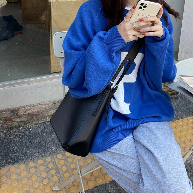 Ретро-сумка большой вместимости для женщин, новая модная и трендовая сумка-ведро, французская сумка-мешок подмышкой, универсальная сумка через плечо