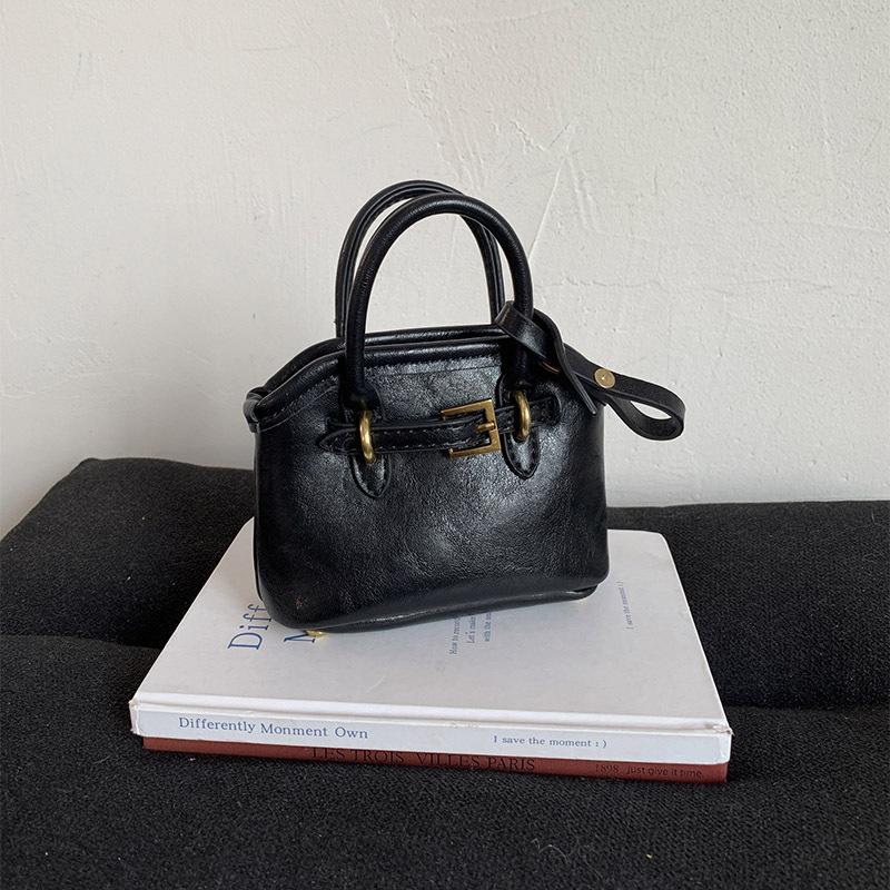 Осень и зима портативная сумка для通勤 женская новая большая вместимость на плечо сумка-тоут высококлассная сумка под мышкой тренд