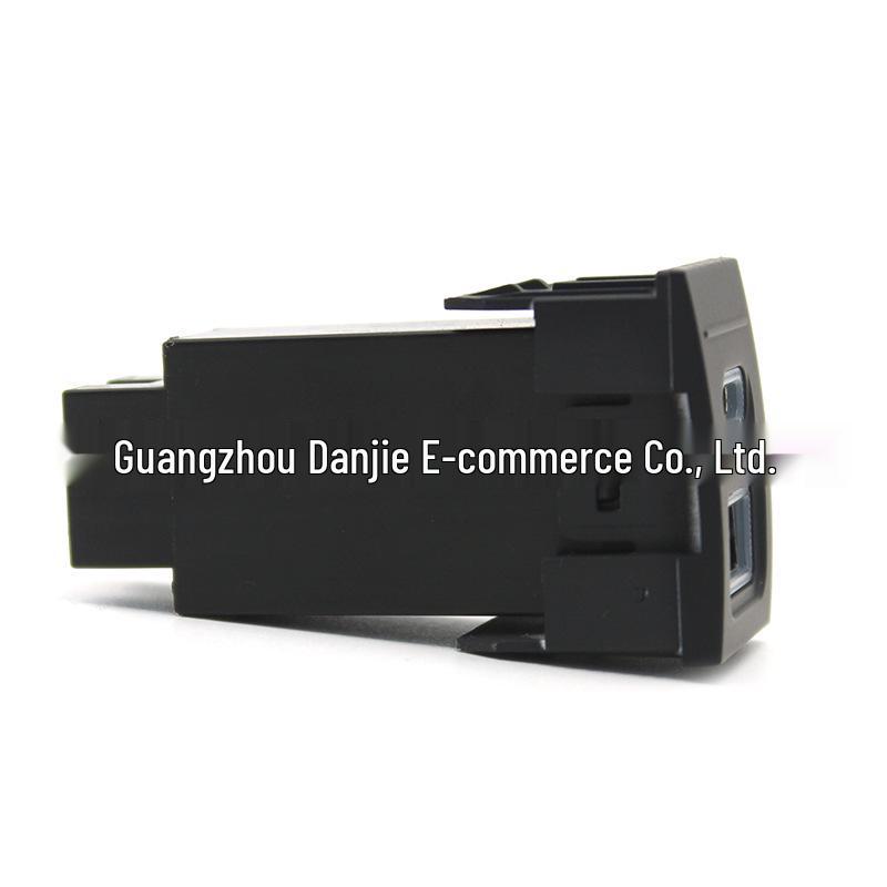 Совместимо с моделями Volkswagen POLO 04-11: Розетка с быстрой зарядкой USB QC3.0C + Type-C.