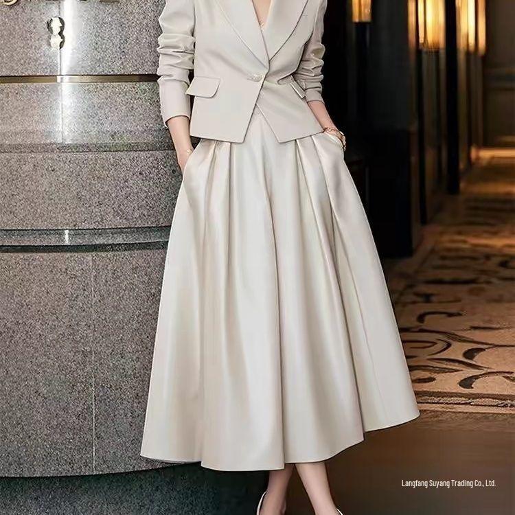 Весенняя мода 2025 года: Женский элегантный костюм: юбка и жакет