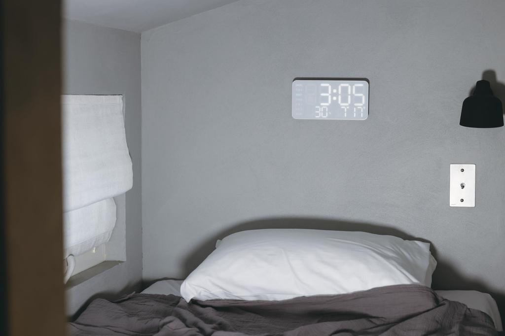 SLOWER настенные часы цифровые светодиодные стильные большие буквы интерьерные настольные часы с дистанционным управлением дата температура день недели светодиодные часы Cielo SLW370