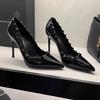 Модные однотонные туфли Rivet 2024 года, весна-лето, взрыв, заостренный носок, простые ленивые туфли, подчеркивающие элегантность нескользящих высоких каблуков
