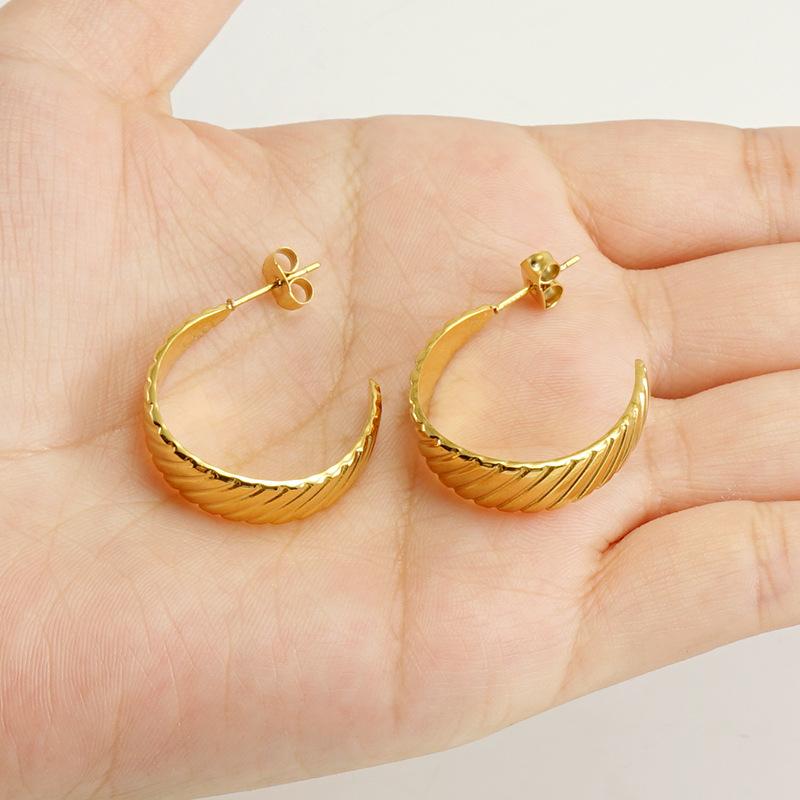 Модные спиральные серьги из нержавеющей стали Модный универсальный дизайн Легкие роскошные серьги из титановой стали Женские