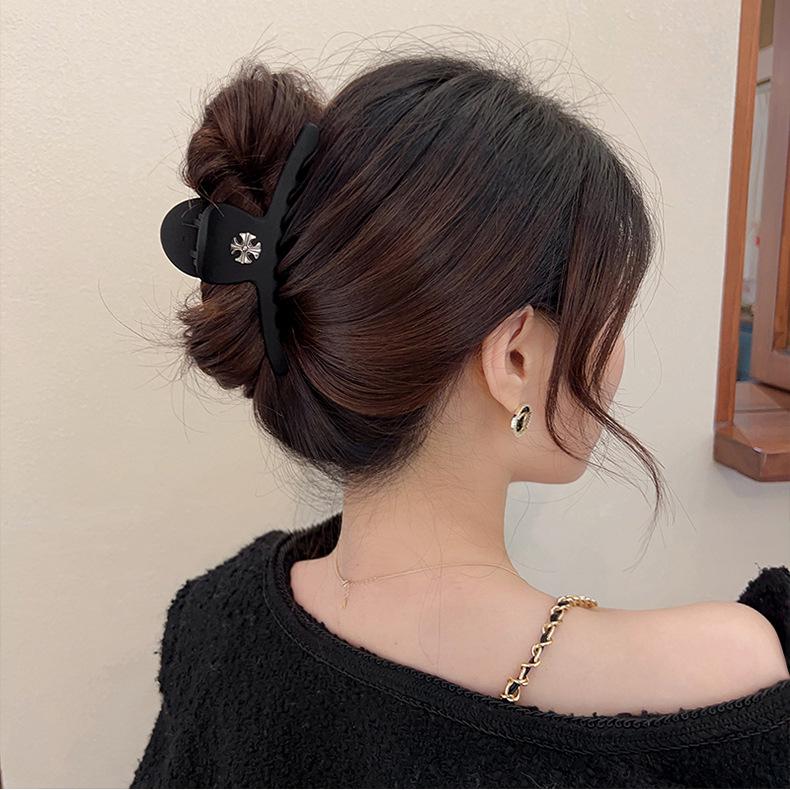 Модная черная заколка для волос с перекрестной челкой для крутых девушек