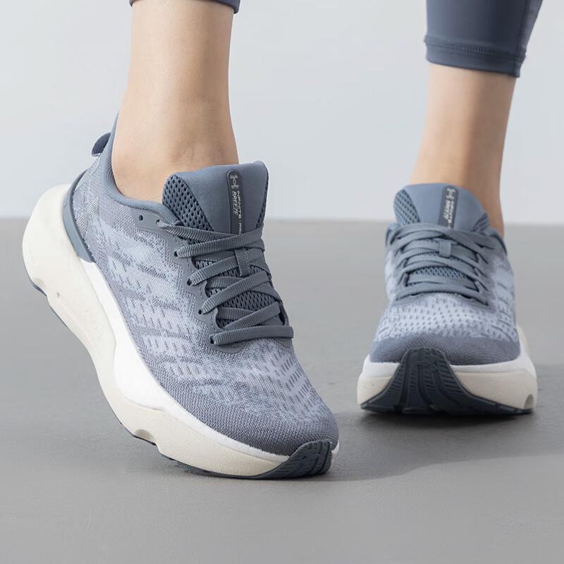 Under Armour Легкие женские кроссовки