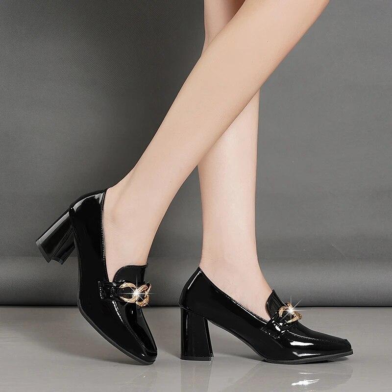 Сандалии с острым носком, модельные туфли на высоком каблуке, туфли на высоком каблуке с цепочкой, женские туфли на высоком каблуке, бежевые офисные туфли на высоком каблуке