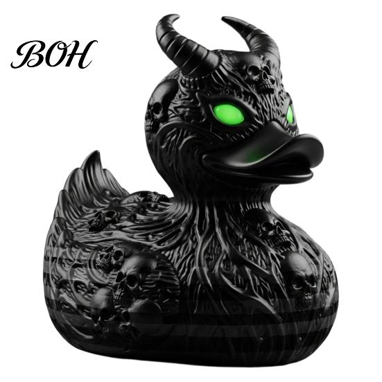 Durable Resin Sculpture Gothic Devil Skull Duck Ornament, Matte Black Figurine, Stylish Gifts for Goth Lovers Horror Green Eyes Decor Ornament