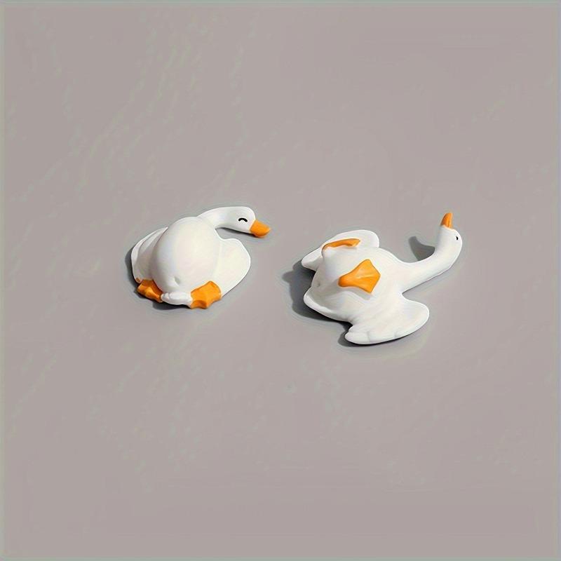 Cute White Goose Ornaments-Resin Handmade Table Decorations, Suitable for Home and Garden Decoration