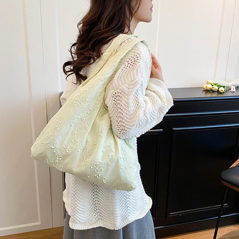 Small Fresh Flower Embroidery Single Shoulder Casual Summer Tote Bag