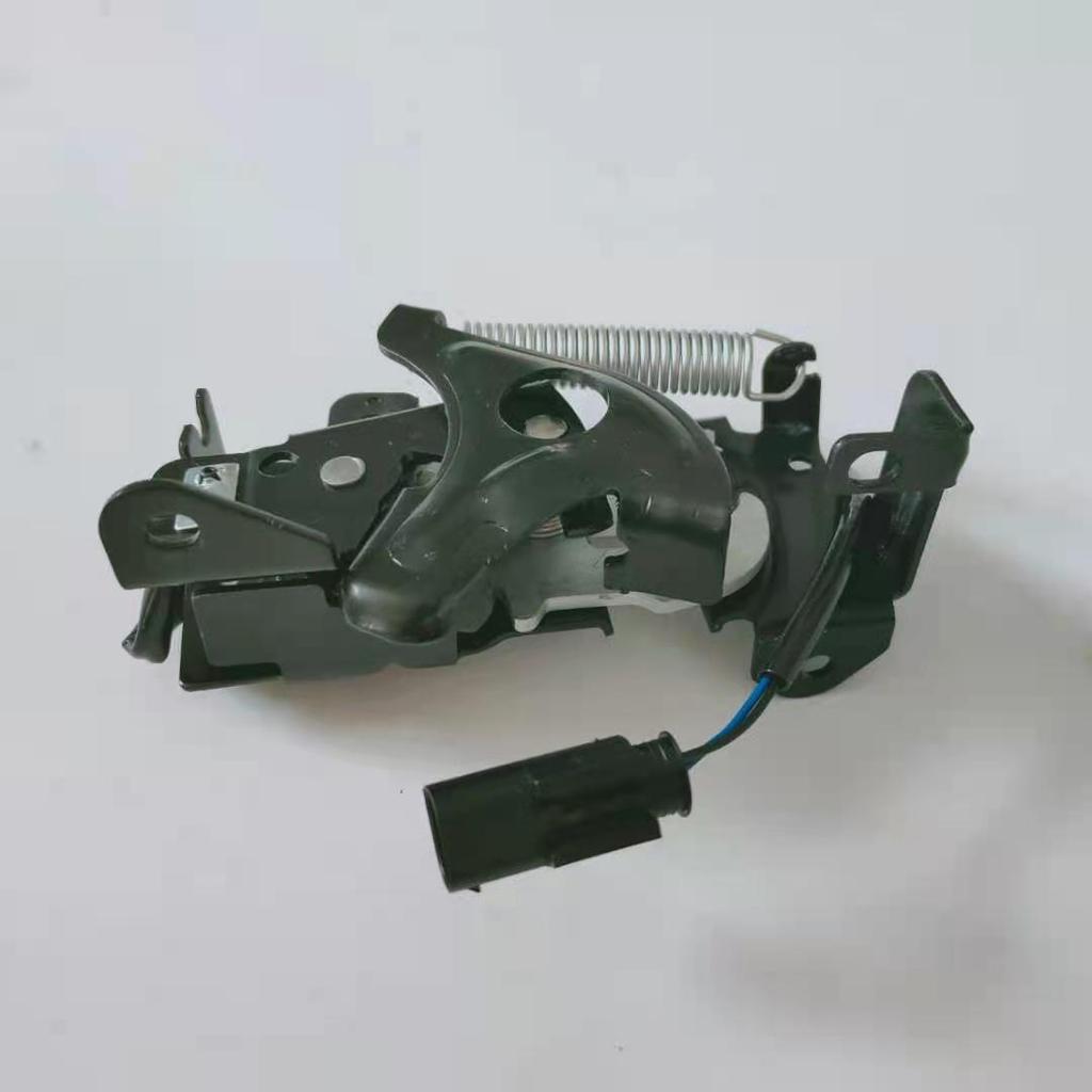 BMW F46 Нижний замок капота 51237431369