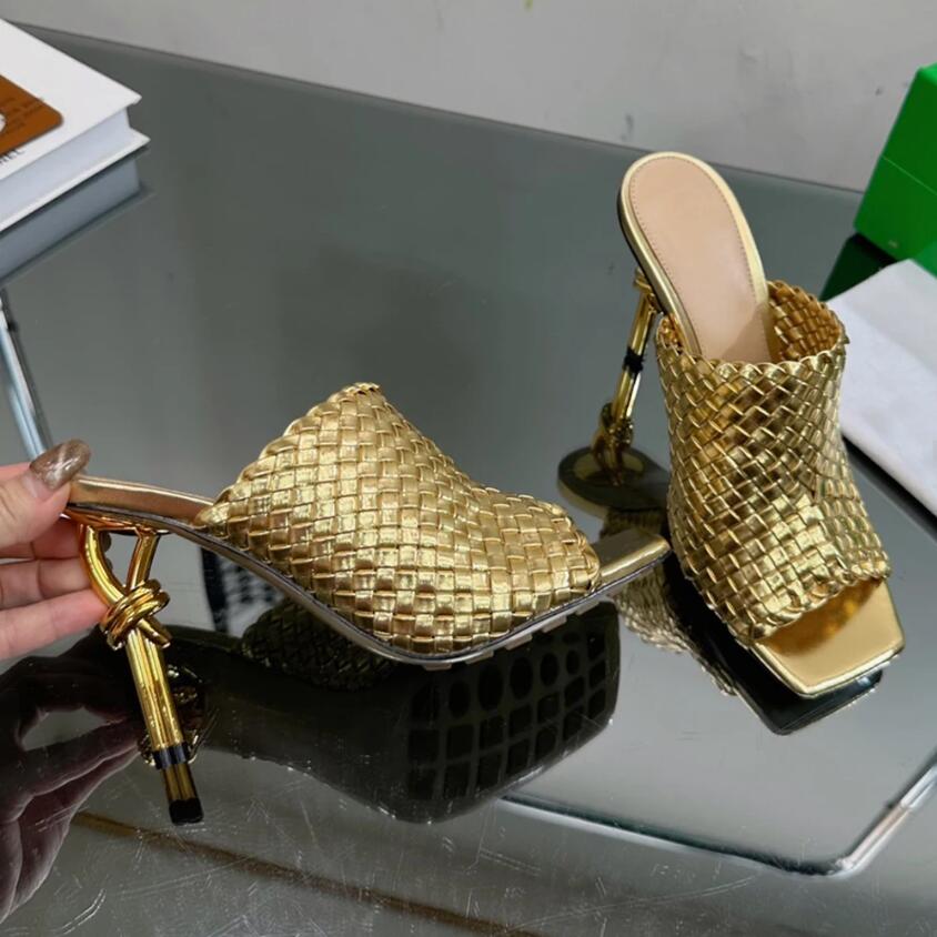 Обувь Высокое качество Женские тапочки Однотонные Модные Весенние и Осенние Повседневные кожаные Женские сандалии большого размера 4346