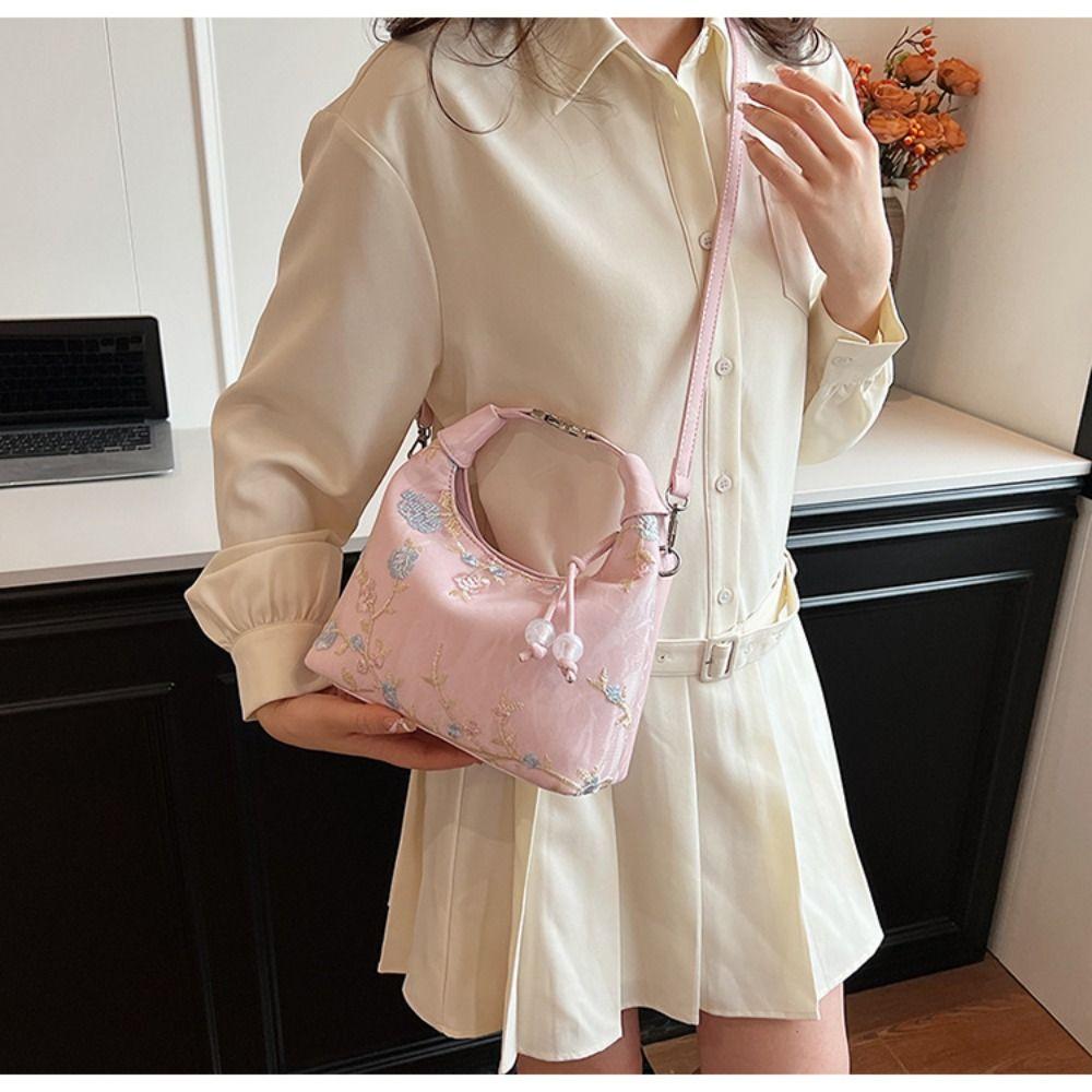 Canvas Hanfu Embroidery Handbag Embroidered Cheongsam Bag Retro Chinese Style Handbag  Wedding