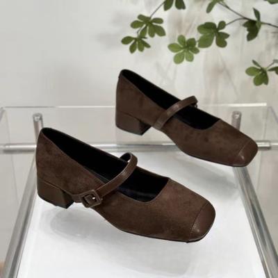 Модная ретро обувь Мэри Джейн 2025 новая квадратный носок мелкий вырез прямая пряжка на толстом каблуке лоскутная модная одинарная туфля