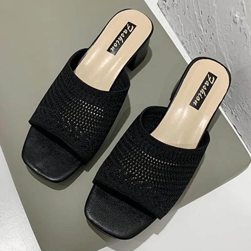 Fashion Women Slippers 2025 Summer Closed Toe Comfort Slippers Women Fashion Fly Weave Outdoor Sandals Women Medium Heel Slippers