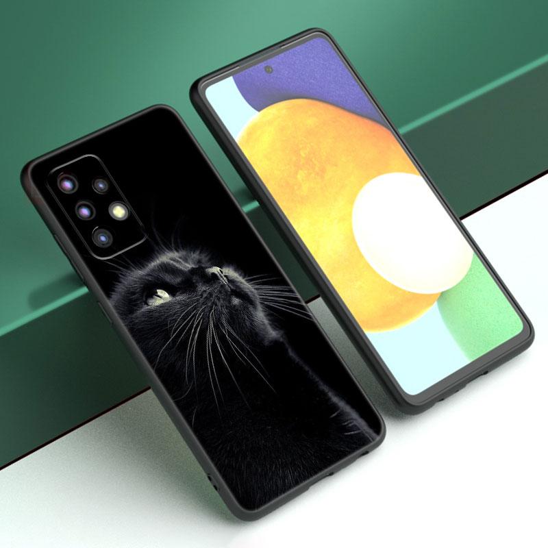 Черный кот пристально смотрит на чехол для телефона Samsung A13 A22 A24 A32 A23 A25 A34 A35 A52S A53 A54 A55 A73 A12 A14 A15 A31 A33 A50 A51