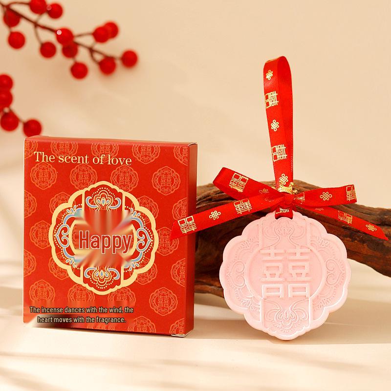 Elegant Chinese Wedding Favors: Bridesmaid Aromatherapy Car Ornaments