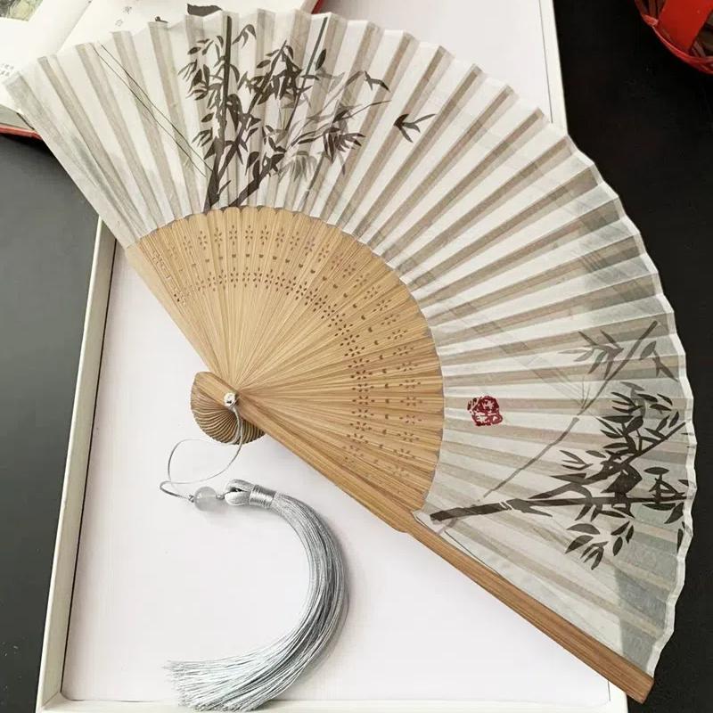 Маленький танцевальный веер в древнекитайском стиле, летний портативный веер для ханьфу и ципао, ручной веер, зеленые бамбуковые спицы, односторонний складной веер