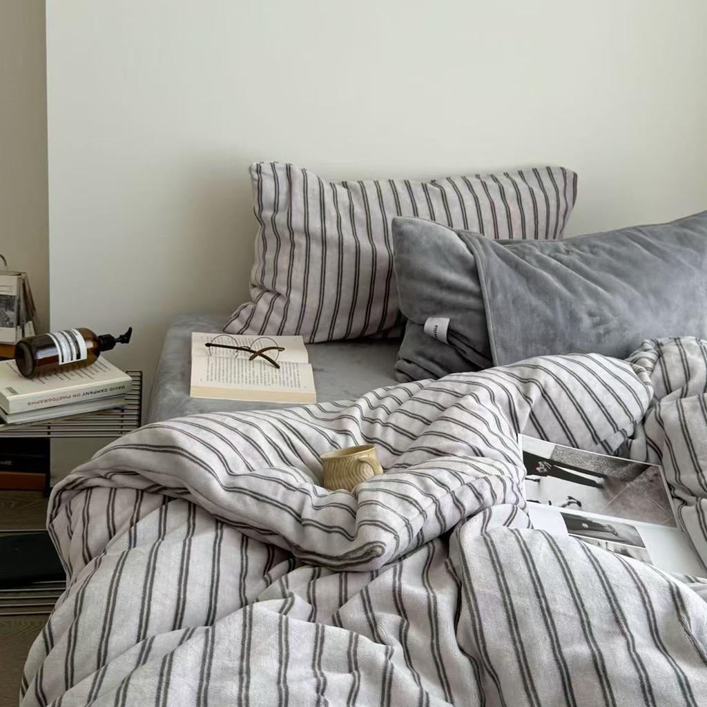 Утолщенный молочный флис, девичье сердце, простой полосатый, сочетающийся, постельный комплект из четырех предметов, коралловый флис, пододеяльник, простыня 2