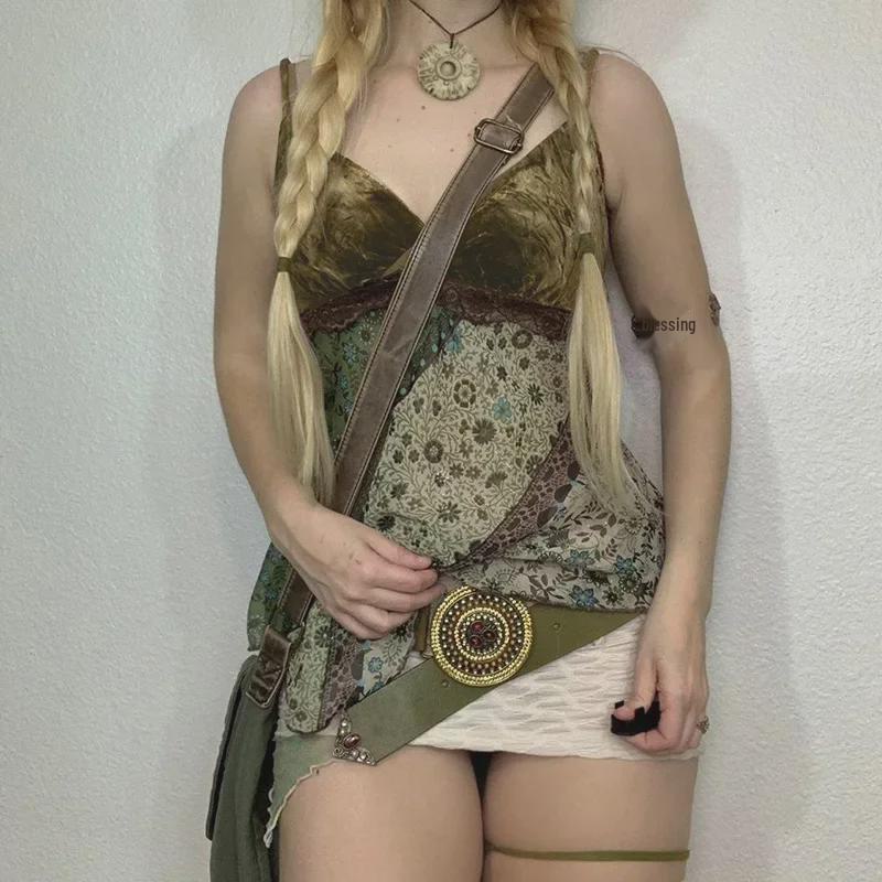 "2024 Summer All-Match Green Velvet Retro Camisole with Forest Print"