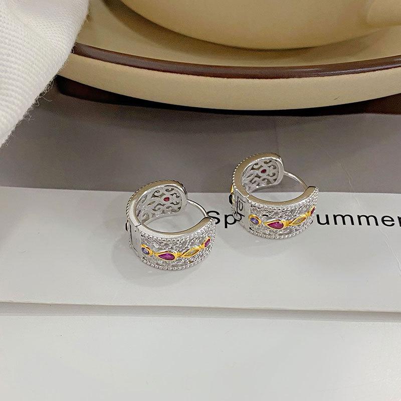 Personalized Diamond-set Contrasting Ear Buttons for Women Fashion Retro and Cold Style Light Luxury Ear Rings