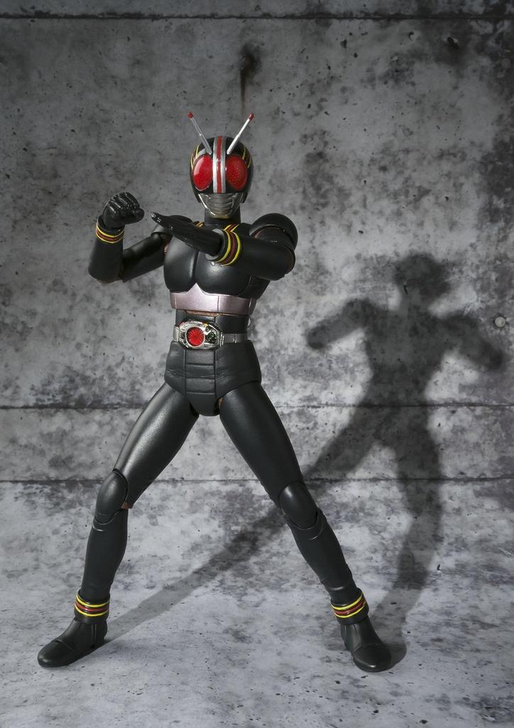 TAMASHII NATIONS SHFiguarts Камен Райдер ЧЕРНЫЙ