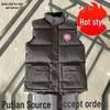 08 Стиль Пуховый жилет Canada Goose: Унисекс верхняя одежда без рукавов со стойкой - Водонепроницаемая, Теплая с подплечниками.