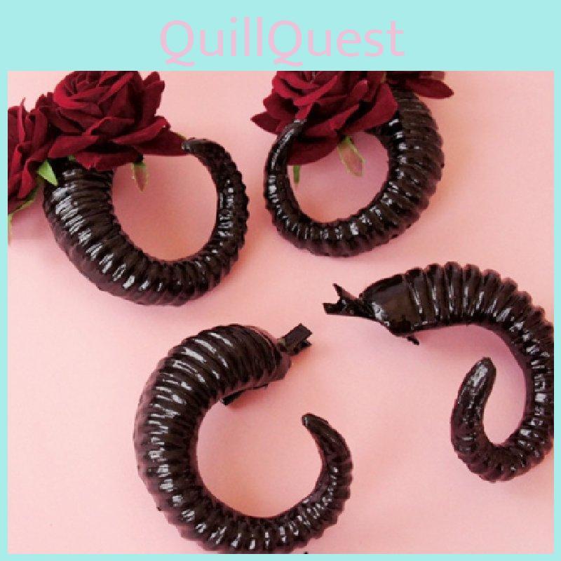 Chic Sheep Horn Hair Clips With Gorgeous White And Black Rose Accents For Fashion Lovers