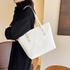 Urban Chic Large Capacity Handbag For Women 2023 Fashionable Tote Bag